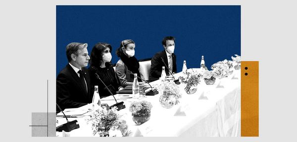 Державний секретар Ентоні Блінкен (ліворуч) під час зустрічі 21 січня в Женеві з міністром закордонних справ Росії Сергієм Лавровим (не показано). (Емілі Сабенс/The Washington Post; Anadolu Agency/Getty; iStock)